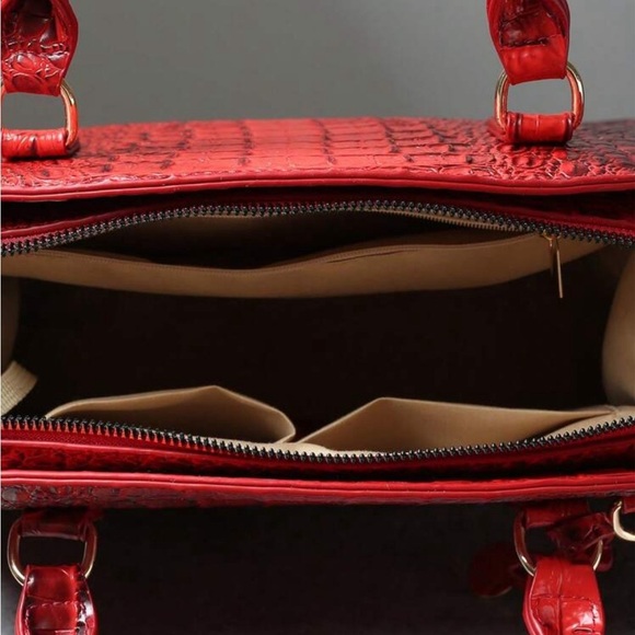 NEW WOMENS RED FASHION HANDBAG
with PONY CHARM - Picture 8 of 10